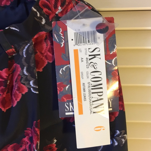 NWT vintage skirt with Roses - Picture 5 of 6